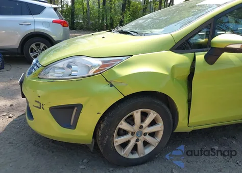 2013 Ford Fiesta Se z USA, uszkodzony, nr VIN 3FADP4BJ0DM136552
